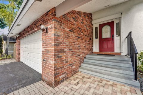 Villa ou maison à Coral Springs, Floride 3 chambres, 163.23 m2 № 2352877
