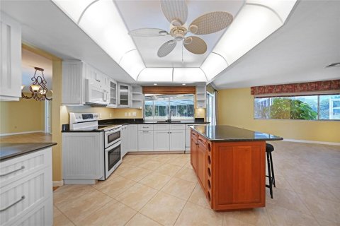 Casa en venta en Port Charlotte, Florida, 4 dormitorios, 215.16 m2 № 1342271 - foto 4