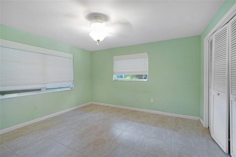 Casa en venta en Port Charlotte, Florida, 4 dormitorios, 215.16 m2 № 1342271 - foto 28