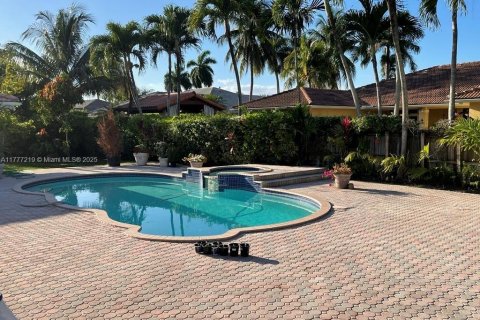 Villa ou maison à vendre à Miami, Floride: 4 chambres, 246.84 m2 № 1981626 - photo 16