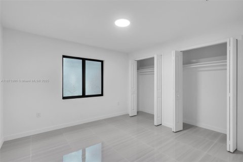 House in Miami Gardens, Florida 4 bedrooms, 174.56 sq.m. № 1896132 - photo 26