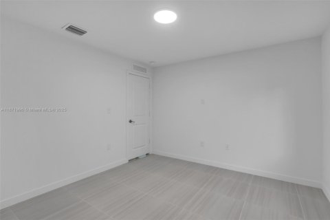 House in Miami Gardens, Florida 4 bedrooms, 174.56 sq.m. № 1896132 - photo 28