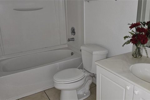 Touwnhouse à vendre à Kissimmee, Floride: 4 chambres, 174.66 m2 № 1894332 - photo 13