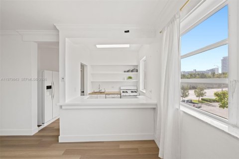 Снять в аренду кондоминиум в Майами-Бич, Флорида 2 спальни, 69.68м2, № 2048708 - фото 5