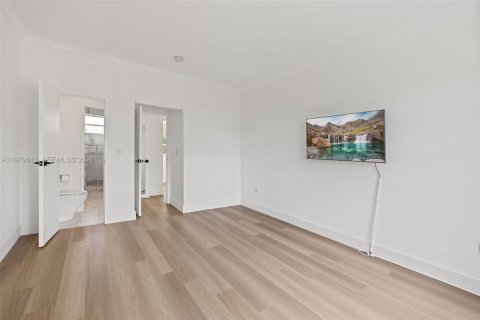 Снять в аренду кондоминиум в Майами-Бич, Флорида 2 спальни, 69.68м2, № 2048708 - фото 13