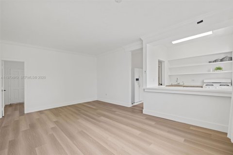 Снять в аренду кондоминиум в Майами-Бич, Флорида 2 спальни, 69.68м2, № 2048708 - фото 4