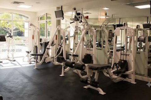 Condo in South Miami, Florida, 1 bedroom  № 2192578 - photo 13