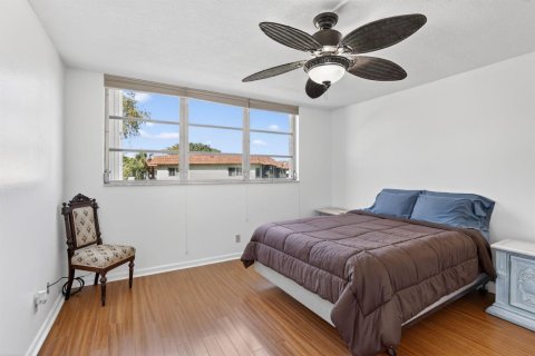Condo in Pembroke Pines, Florida, 2 bedrooms № 2146482 - photo 5