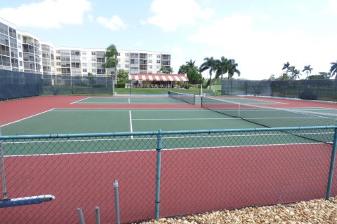 Condo in Pembroke Pines, Florida, 2 bedrooms № 2146482 - photo 14