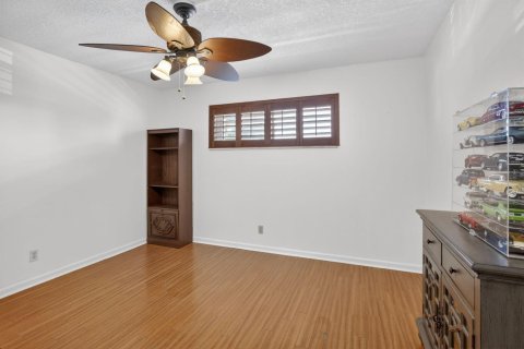 Condo in Pembroke Pines, Florida, 2 bedrooms № 2146482 - photo 7
