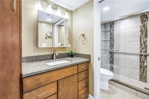 Condo in Tierra Verde, Florida, 2 bedrooms  № 2349536 - photo 22