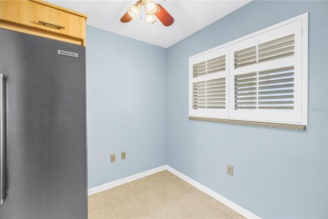 Condo in Tierra Verde, Florida, 2 bedrooms  № 2349536 - photo 14