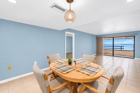 Condo in Tierra Verde, Florida, 2 bedrooms  № 2349536 - photo 17