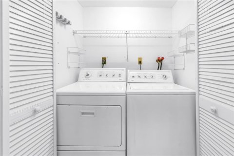 Condo in Tierra Verde, Florida, 2 bedrooms  № 2349536 - photo 30