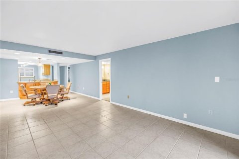 Condo in Tierra Verde, Florida, 2 bedrooms  № 2349536 - photo 20