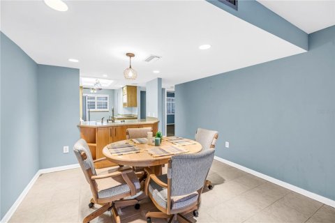 Condo in Tierra Verde, Florida, 2 bedrooms  № 2349536 - photo 16
