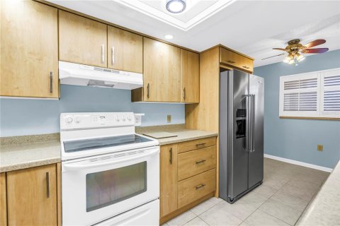 Condo in Tierra Verde, Florida, 2 bedrooms  № 2349536 - photo 11