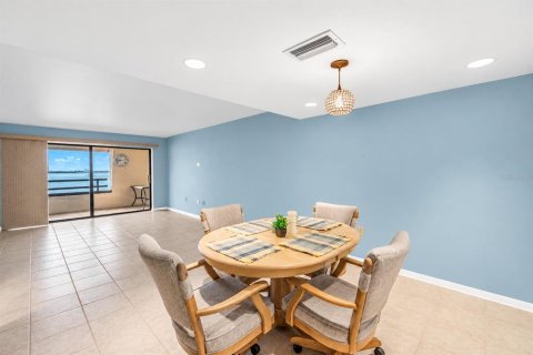 Condo in Tierra Verde, Florida, 2 bedrooms  № 2349536 - photo 18