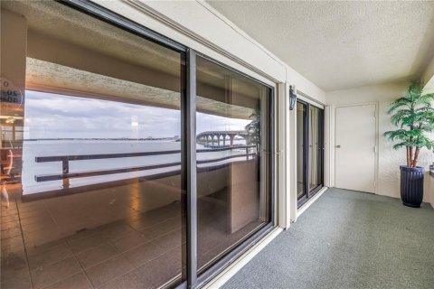 Condo in Tierra Verde, Florida, 2 bedrooms  № 2349536 - photo 23