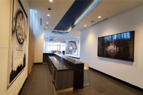 Condo in Miami, Florida, 2 bedrooms  № 1865678 - photo 12
