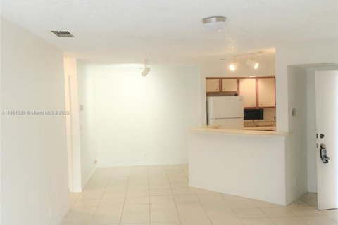 Condo in Margate, Florida, 1 bedroom  № 1871427 - photo 4