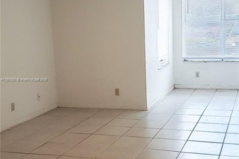 Condo in Margate, Florida, 1 bedroom  № 1871427 - photo 12