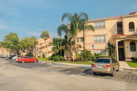 Condo in Margate, Florida, 1 bedroom  № 1871427 - photo 2
