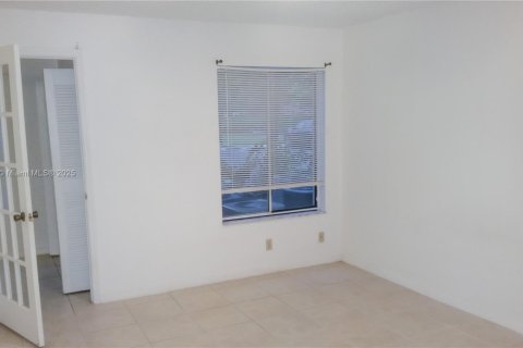 Condo in Margate, Florida, 1 bedroom  № 1871427 - photo 8