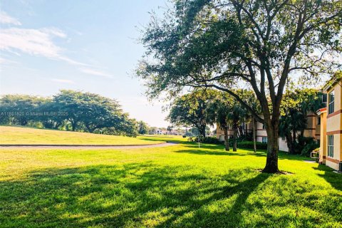 Condo in Margate, Florida, 1 bedroom  № 1871427 - photo 1