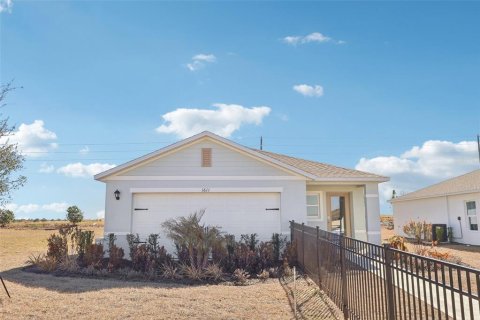 House in Lakeland, Florida 4 bedrooms, 154.68 sq.m. № 2308698 - photo 2