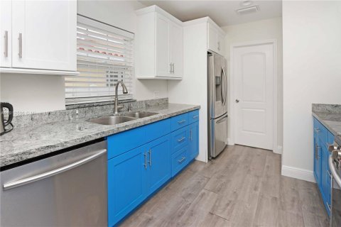 Купить виллу или дом в Холливуд, Флорида 3 спальни, 139.35м2, № 1968175 - фото 11