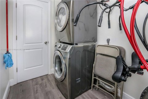 Купить виллу или дом в Холливуд, Флорида 3 спальни, 139.35м2, № 1968175 - фото 25