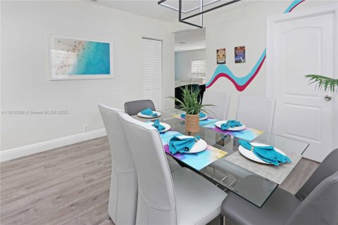 Купить виллу или дом в Холливуд, Флорида 3 спальни, 139.35м2, № 1968175 - фото 9