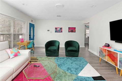 Купить виллу или дом в Холливуд, Флорида 3 спальни, 139.35м2, № 1968175 - фото 7