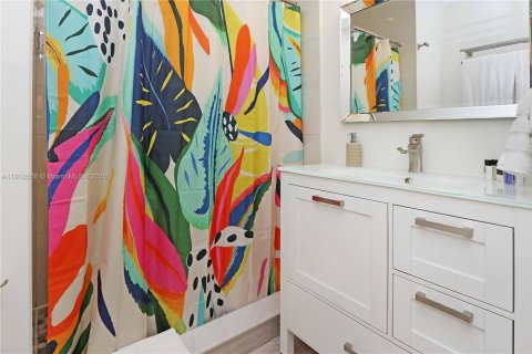 Купить виллу или дом в Холливуд, Флорида 3 спальни, 139.35м2, № 1968175 - фото 22