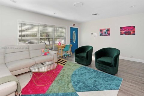 Купить виллу или дом в Холливуд, Флорида 3 спальни, 139.35м2, № 1968175 - фото 6