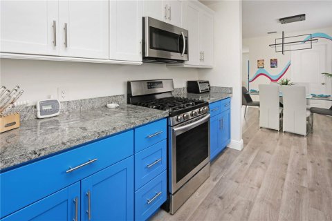 Купить виллу или дом в Холливуд, Флорида 3 спальни, 139.35м2, № 1968175 - фото 13