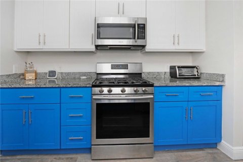 Купить виллу или дом в Холливуд, Флорида 3 спальни, 139.35м2, № 1968175 - фото 15