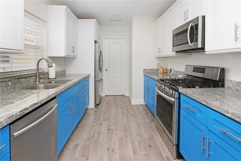 Купить виллу или дом в Холливуд, Флорида 3 спальни, 139.35м2, № 1968175 - фото 12