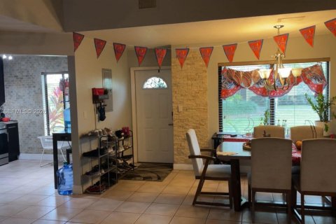 Снять в аренду виллу или дом в Дейви, Флорида 2 спальни, 122.63м2, № 2027375 - фото 4