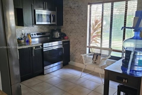 Снять в аренду виллу или дом в Дейви, Флорида 2 спальни, 122.63м2, № 2027375 - фото 3