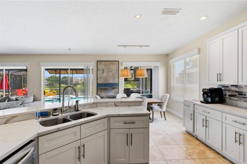 Villa ou maison à vendre à Orlando, Floride: 5 chambres, 306.67 m2 № 2322352 - photo 15