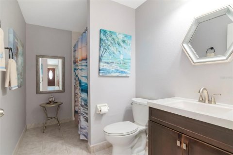 Villa ou maison à vendre à Tampa, Floride: 2 chambres, 164.53 m2 № 2235502 - photo 16