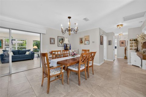 Villa ou maison à vendre à New Smyrna Beach, Floride: 2 chambres, 197.14 m2 № 2344898 - photo 28