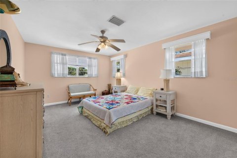 Villa ou maison à vendre à New Smyrna Beach, Floride: 2 chambres, 197.14 m2 № 2344898 - photo 16