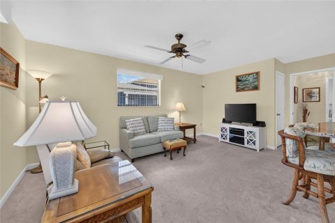 Villa ou maison à vendre à New Smyrna Beach, Floride: 2 chambres, 197.14 m2 № 2344898 - photo 13
