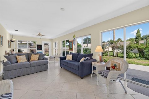 Villa ou maison à vendre à New Smyrna Beach, Floride: 2 chambres, 197.14 m2 № 2344898 - photo 9