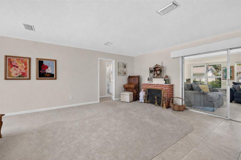 Villa ou maison à vendre à New Smyrna Beach, Floride: 2 chambres, 197.14 m2 № 2344898 - photo 6