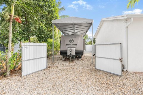 Купить виллу или дом в Майами, Флорида 3 спальни, 89.74м2, № 2010621 - фото 16