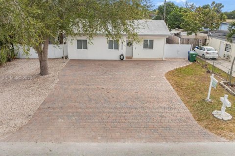 Купить виллу или дом в Майами, Флорида 3 спальни, 89.74м2, № 2010621 - фото 2